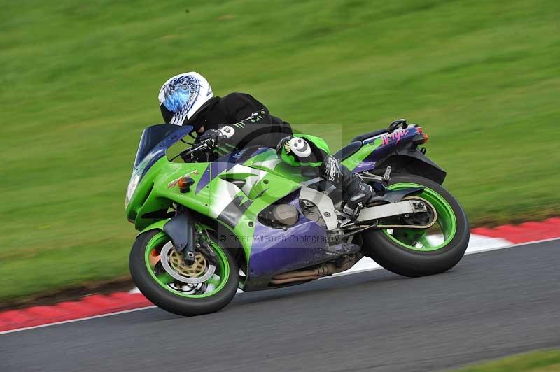 Motorcycle action photographs;Trackday digital images;cadwell;cadwell park photographs;event digital images;eventdigitalimages;motor racing louth lincolnshire;no limits trackdays;peter wileman photography;trackday;trackday photos