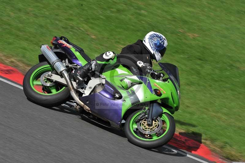 Motorcycle action photographs;Trackday digital images;cadwell;cadwell park photographs;event digital images;eventdigitalimages;motor racing louth lincolnshire;no limits trackdays;peter wileman photography;trackday;trackday photos