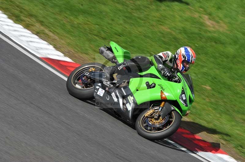 Motorcycle action photographs;Trackday digital images;cadwell;cadwell park photographs;event digital images;eventdigitalimages;motor racing louth lincolnshire;no limits trackdays;peter wileman photography;trackday;trackday photos