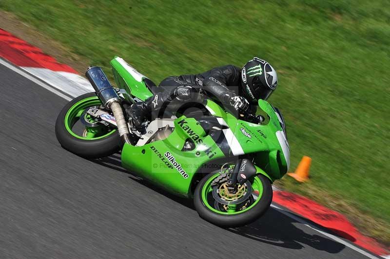 Motorcycle action photographs;Trackday digital images;cadwell;cadwell park photographs;event digital images;eventdigitalimages;motor racing louth lincolnshire;no limits trackdays;peter wileman photography;trackday;trackday photos