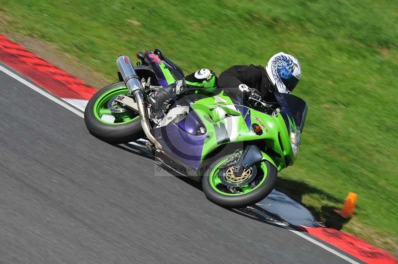 Motorcycle action photographs;Trackday digital images;cadwell;cadwell park photographs;event digital images;eventdigitalimages;motor racing louth lincolnshire;no limits trackdays;peter wileman photography;trackday;trackday photos