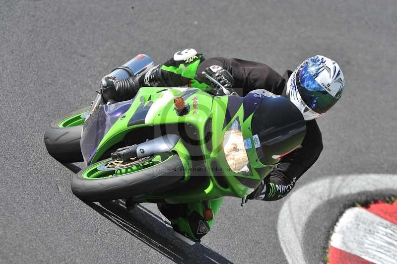 Motorcycle action photographs;Trackday digital images;cadwell;cadwell park photographs;event digital images;eventdigitalimages;motor racing louth lincolnshire;no limits trackdays;peter wileman photography;trackday;trackday photos