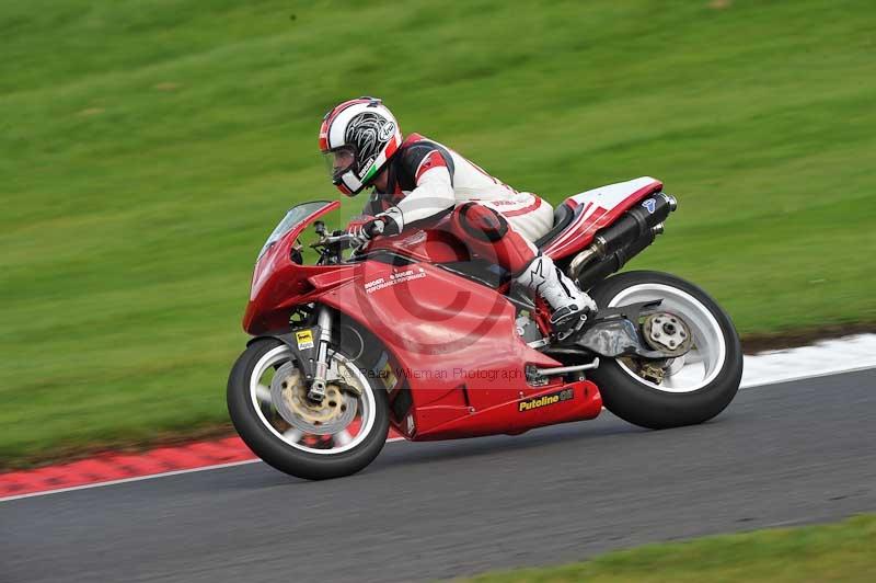 Motorcycle action photographs;Trackday digital images;cadwell;cadwell park photographs;event digital images;eventdigitalimages;motor racing louth lincolnshire;no limits trackdays;peter wileman photography;trackday;trackday photos