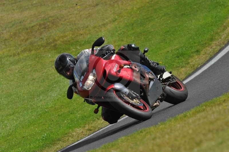 Motorcycle action photographs;Trackday digital images;cadwell;cadwell park photographs;event digital images;eventdigitalimages;motor racing louth lincolnshire;no limits trackdays;peter wileman photography;trackday;trackday photos