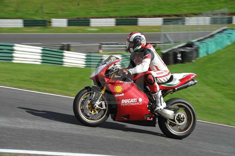 Motorcycle action photographs;Trackday digital images;cadwell;cadwell park photographs;event digital images;eventdigitalimages;motor racing louth lincolnshire;no limits trackdays;peter wileman photography;trackday;trackday photos