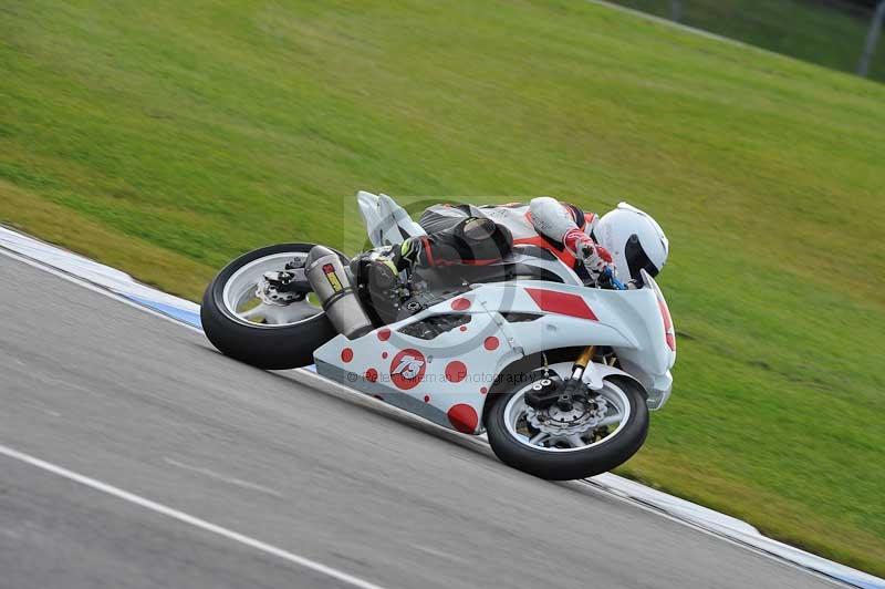 Motorcycle action photographs;donington;donington park leicestershire;donington photographs;event digital images;eventdigitalimages;no limits trackday;peter wileman photography;trackday;trackday digital images;trackday photos