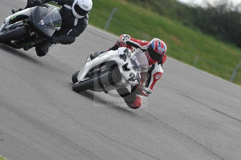 Motorcycle action photographs;donington;donington park leicestershire;donington photographs;event digital images;eventdigitalimages;no limits trackday;peter wileman photography;trackday;trackday digital images;trackday photos