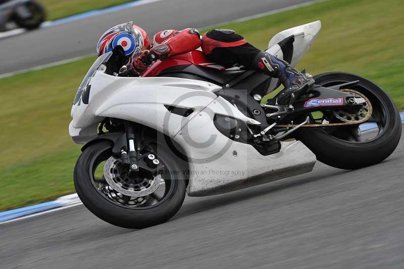 Motorcycle action photographs;donington;donington park leicestershire;donington photographs;event digital images;eventdigitalimages;no limits trackday;peter wileman photography;trackday;trackday digital images;trackday photos