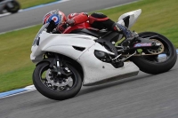 Motorcycle-action-photographs;donington;donington-park-leicestershire;donington-photographs;event-digital-images;eventdigitalimages;no-limits-trackday;peter-wileman-photography;trackday;trackday-digital-images;trackday-photos