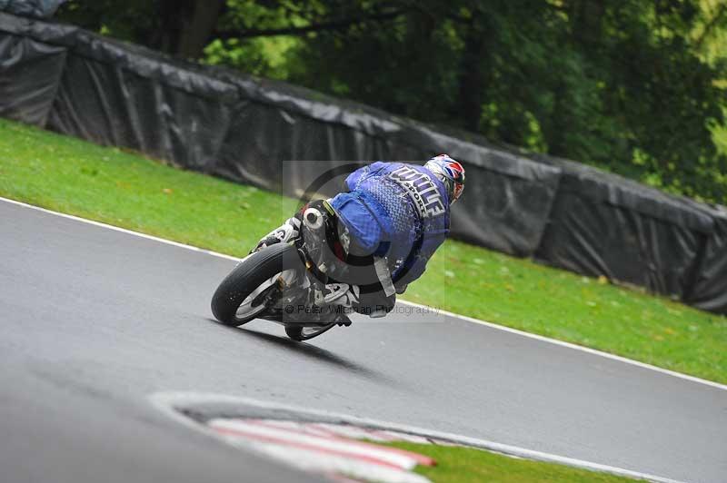 Motorcycle action photographs;Trackday digital images;cadwell;cadwell park photographs;event digital images;eventdigitalimages;motor racing louth lincolnshire;no limits trackdays;peter wileman photography;trackday;trackday photos