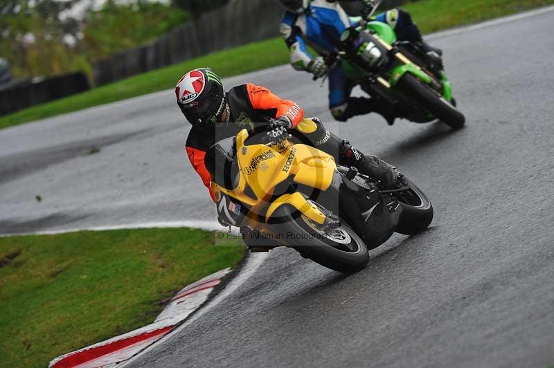 Motorcycle action photographs;Trackday digital images;cadwell;cadwell park photographs;event digital images;eventdigitalimages;motor racing louth lincolnshire;no limits trackdays;peter wileman photography;trackday;trackday photos