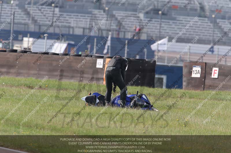 Rockingham no limits trackday;enduro digital images;event digital images;eventdigitalimages;no limits trackdays;peter wileman photography;racing digital images;rockingham raceway northamptonshire;rockingham trackday photographs;trackday digital images;trackday photos