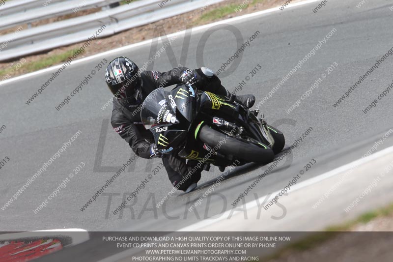 enduro digital images;event digital images;eventdigitalimages;no limits trackdays;oulton no limits trackday;oulton park cheshire;oulton trackday photographs;peter wileman photography;racing digital images;trackday digital images;trackday photos