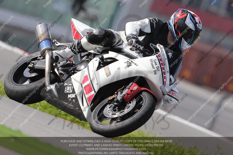 march 2010;motorbikes;no limits;peter wileman photography;portimao;portugal;trackday;trackday digital images