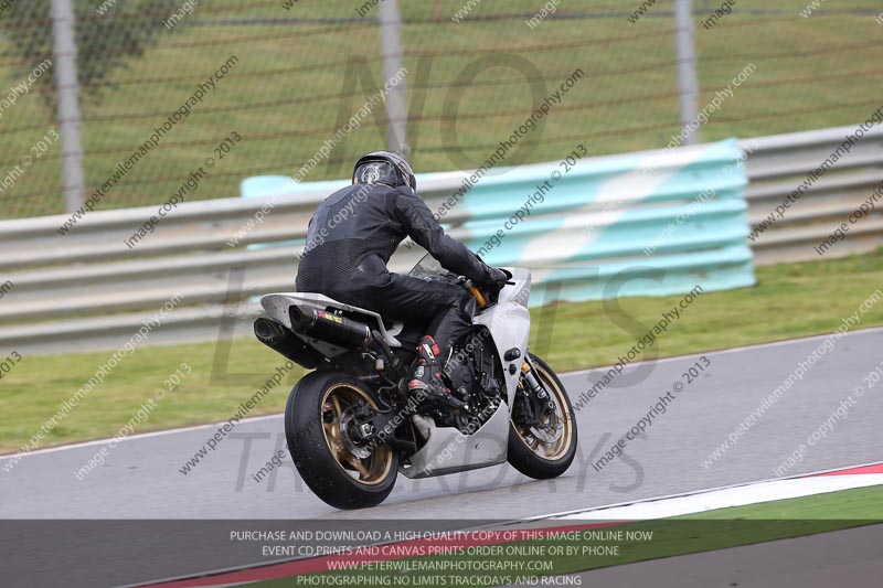 march 2010;motorbikes;no limits;peter wileman photography;portimao;portugal;trackday;trackday digital images