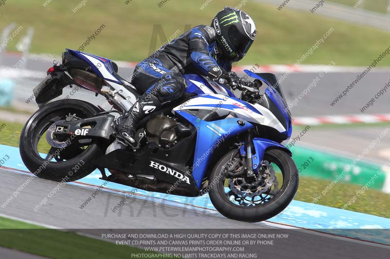 march 2010;motorbikes;no limits;peter wileman photography;portimao;portugal;trackday;trackday digital images