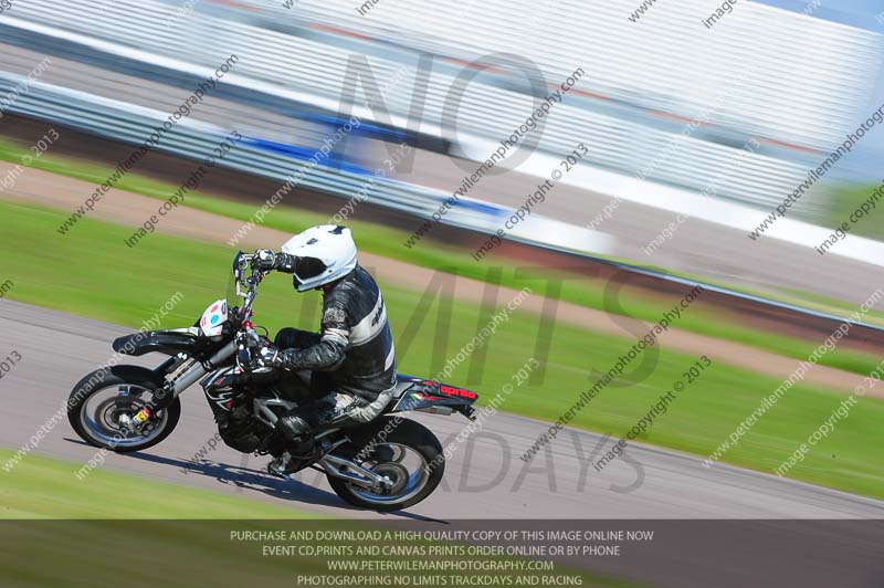 Rockingham no limits trackday;enduro digital images;event digital images;eventdigitalimages;no limits trackdays;peter wileman photography;racing digital images;rockingham raceway northamptonshire;rockingham trackday photographs;trackday digital images;trackday photos