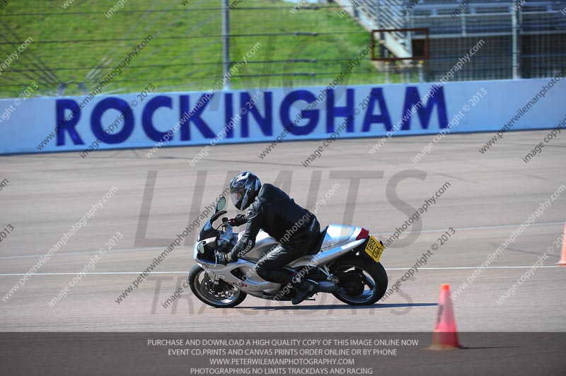 Rockingham no limits trackday;enduro digital images;event digital images;eventdigitalimages;no limits trackdays;peter wileman photography;racing digital images;rockingham raceway northamptonshire;rockingham trackday photographs;trackday digital images;trackday photos