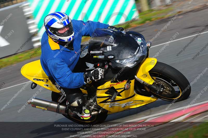 enduro digital images;event digital images;eventdigitalimages;no limits trackdays;oulton no limits trackday;oulton park cheshire;oulton trackday photographs;peter wileman photography;racing digital images;trackday digital images;trackday photos