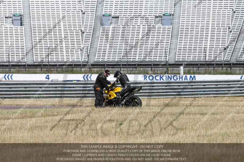 Rockingham no limits trackday;enduro digital images;event digital images;eventdigitalimages;no limits trackdays;peter wileman photography;racing digital images;rockingham raceway northamptonshire;rockingham trackday photographs;trackday digital images;trackday photos