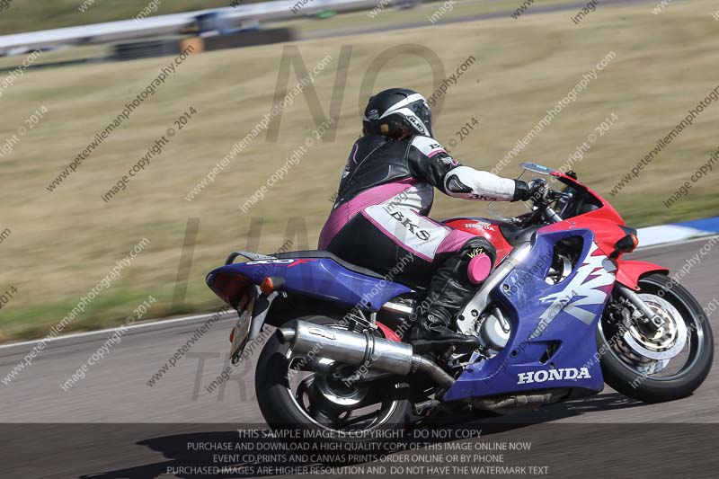 Rockingham no limits trackday;enduro digital images;event digital images;eventdigitalimages;no limits trackdays;peter wileman photography;racing digital images;rockingham raceway northamptonshire;rockingham trackday photographs;trackday digital images;trackday photos