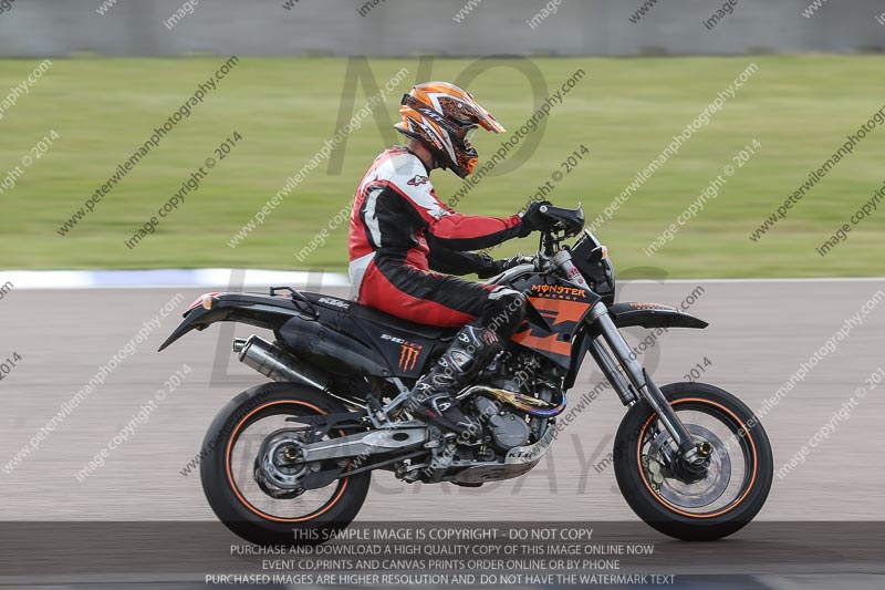 Rockingham no limits trackday;enduro digital images;event digital images;eventdigitalimages;no limits trackdays;peter wileman photography;racing digital images;rockingham raceway northamptonshire;rockingham trackday photographs;trackday digital images;trackday photos