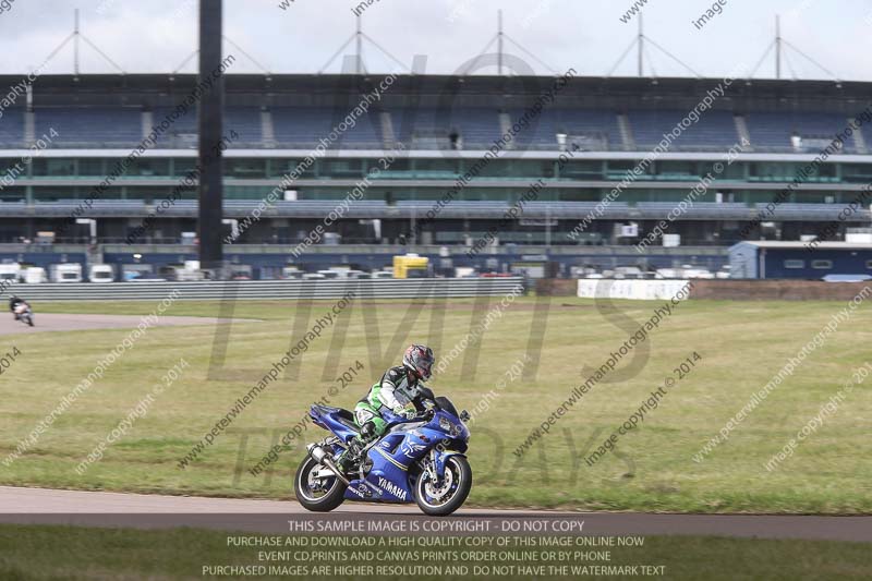 Rockingham no limits trackday;enduro digital images;event digital images;eventdigitalimages;no limits trackdays;peter wileman photography;racing digital images;rockingham raceway northamptonshire;rockingham trackday photographs;trackday digital images;trackday photos