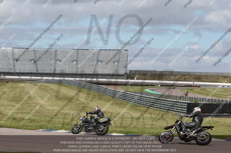 Rockingham no limits trackday;enduro digital images;event digital images;eventdigitalimages;no limits trackdays;peter wileman photography;racing digital images;rockingham raceway northamptonshire;rockingham trackday photographs;trackday digital images;trackday photos