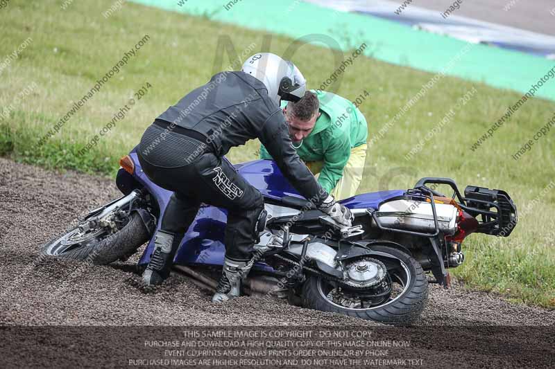 Rockingham no limits trackday;enduro digital images;event digital images;eventdigitalimages;no limits trackdays;peter wileman photography;racing digital images;rockingham raceway northamptonshire;rockingham trackday photographs;trackday digital images;trackday photos