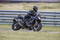 Rockingham-no-limits-trackday;enduro-digital-images;event-digital-images;eventdigitalimages;no-limits-trackdays;peter-wileman-photography;racing-digital-images;rockingham-raceway-northamptonshire;rockingham-trackday-photographs;trackday-digital-images;trackday-photos