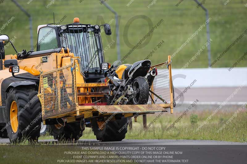 Rockingham no limits trackday;enduro digital images;event digital images;eventdigitalimages;no limits trackdays;peter wileman photography;racing digital images;rockingham raceway northamptonshire;rockingham trackday photographs;trackday digital images;trackday photos