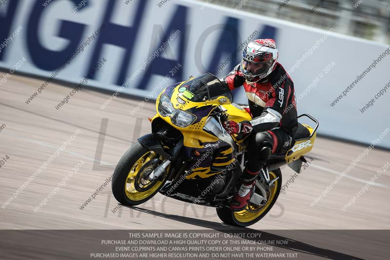 Rockingham no limits trackday;enduro digital images;event digital images;eventdigitalimages;no limits trackdays;peter wileman photography;racing digital images;rockingham raceway northamptonshire;rockingham trackday photographs;trackday digital images;trackday photos