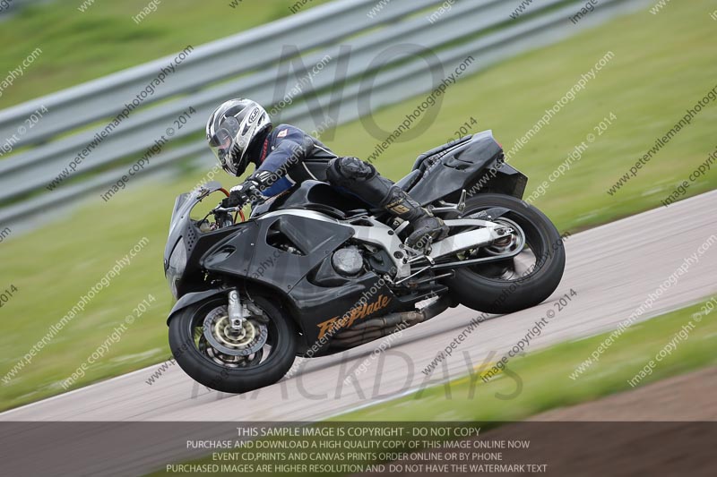 Rockingham no limits trackday;enduro digital images;event digital images;eventdigitalimages;no limits trackdays;peter wileman photography;racing digital images;rockingham raceway northamptonshire;rockingham trackday photographs;trackday digital images;trackday photos