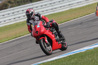 donington-no-limits-trackday;donington-park-photographs;donington-trackday-photographs;no-limits-trackdays;peter-wileman-photography;trackday-digital-images;trackday-photos