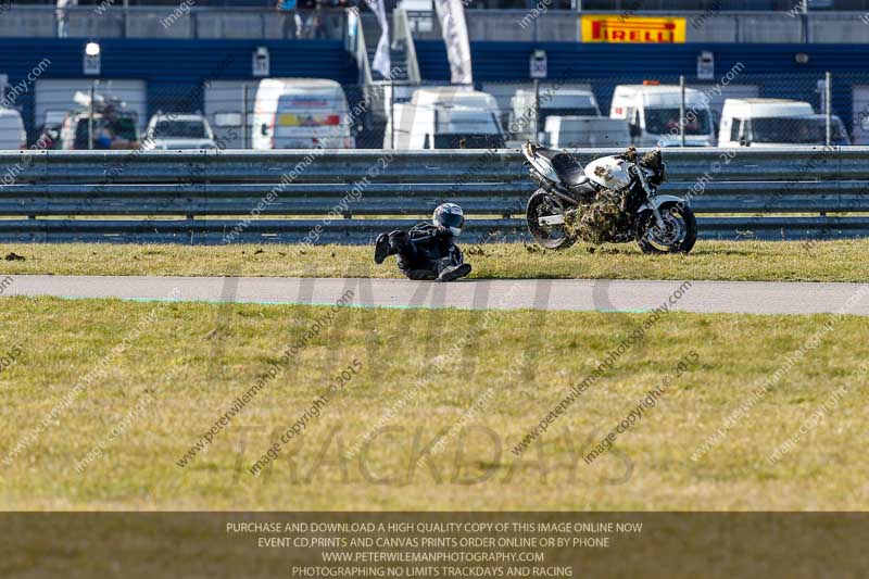 Rockingham no limits trackday;enduro digital images;event digital images;eventdigitalimages;no limits trackdays;peter wileman photography;racing digital images;rockingham raceway northamptonshire;rockingham trackday photographs;trackday digital images;trackday photos