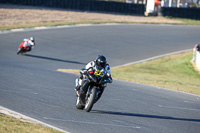 enduro-digital-images;event-digital-images;eventdigitalimages;mallory-park;mallory-park-photographs;mallory-park-trackday;mallory-park-trackday-photographs;no-limits-trackdays;peter-wileman-photography;racing-digital-images;trackday-digital-images;trackday-photos