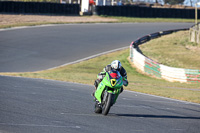 enduro-digital-images;event-digital-images;eventdigitalimages;mallory-park;mallory-park-photographs;mallory-park-trackday;mallory-park-trackday-photographs;no-limits-trackdays;peter-wileman-photography;racing-digital-images;trackday-digital-images;trackday-photos