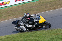 enduro-digital-images;event-digital-images;eventdigitalimages;mallory-park;mallory-park-photographs;mallory-park-trackday;mallory-park-trackday-photographs;no-limits-trackdays;peter-wileman-photography;racing-digital-images;trackday-digital-images;trackday-photos