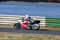 enduro-digital-images;event-digital-images;eventdigitalimages;mallory-park;mallory-park-photographs;mallory-park-trackday;mallory-park-trackday-photographs;no-limits-trackdays;peter-wileman-photography;racing-digital-images;trackday-digital-images;trackday-photos