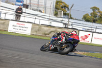 donington-no-limits-trackday;donington-park-photographs;donington-trackday-photographs;no-limits-trackdays;peter-wileman-photography;trackday-digital-images;trackday-photos