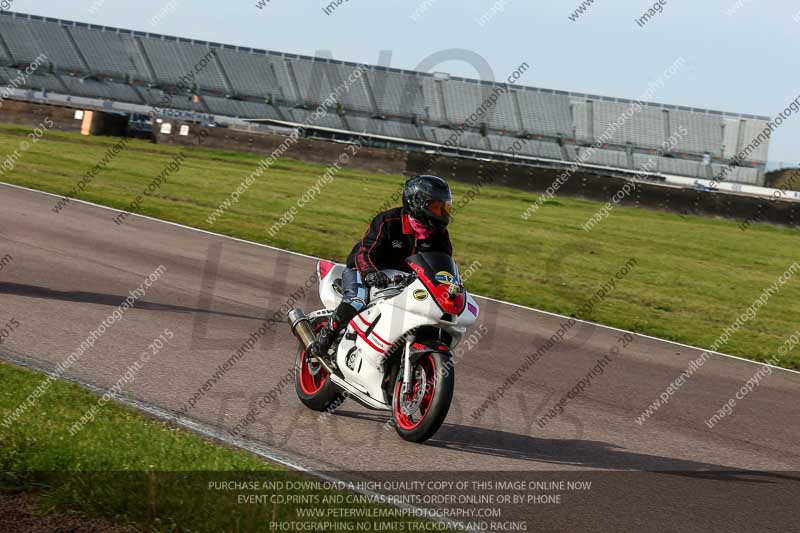 Rockingham no limits trackday;enduro digital images;event digital images;eventdigitalimages;no limits trackdays;peter wileman photography;racing digital images;rockingham raceway northamptonshire;rockingham trackday photographs;trackday digital images;trackday photos