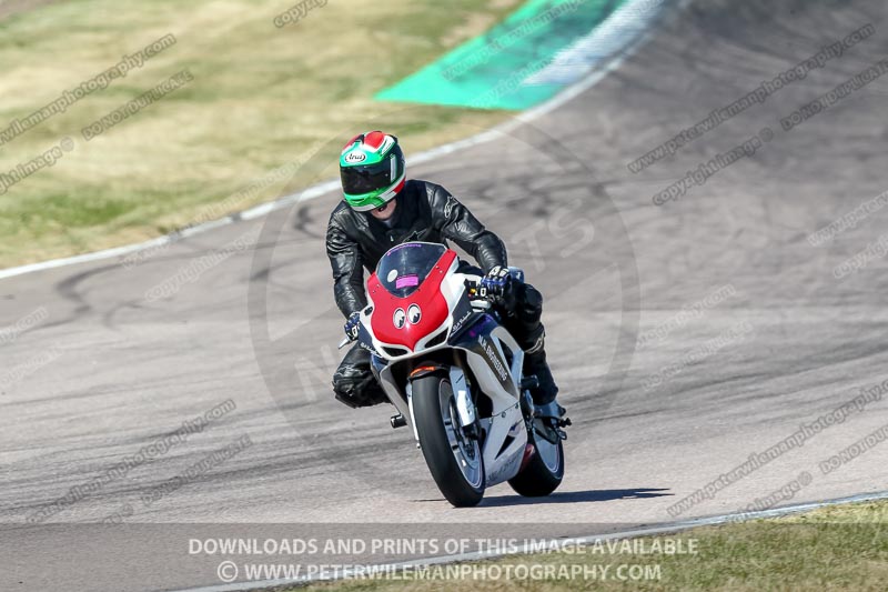 Rockingham no limits trackday;enduro digital images;event digital images;eventdigitalimages;no limits trackdays;peter wileman photography;racing digital images;rockingham raceway northamptonshire;rockingham trackday photographs;trackday digital images;trackday photos