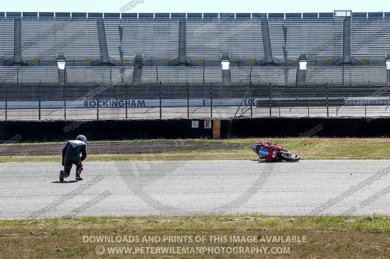 Rockingham no limits trackday;enduro digital images;event digital images;eventdigitalimages;no limits trackdays;peter wileman photography;racing digital images;rockingham raceway northamptonshire;rockingham trackday photographs;trackday digital images;trackday photos