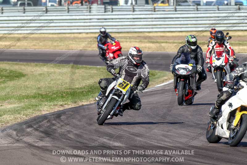 Rockingham no limits trackday;enduro digital images;event digital images;eventdigitalimages;no limits trackdays;peter wileman photography;racing digital images;rockingham raceway northamptonshire;rockingham trackday photographs;trackday digital images;trackday photos