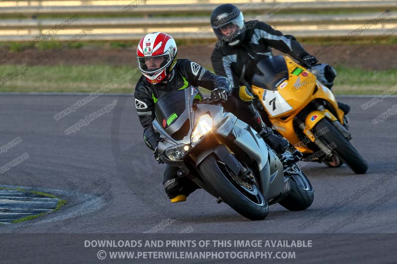 Rockingham no limits trackday;enduro digital images;event digital images;eventdigitalimages;no limits trackdays;peter wileman photography;racing digital images;rockingham raceway northamptonshire;rockingham trackday photographs;trackday digital images;trackday photos