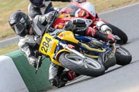 enduro-digital-images;event-digital-images;eventdigitalimages;mallory-park;mallory-park-photographs;mallory-park-trackday;mallory-park-trackday-photographs;no-limits-trackdays;peter-wileman-photography;racing-digital-images;trackday-digital-images;trackday-photos