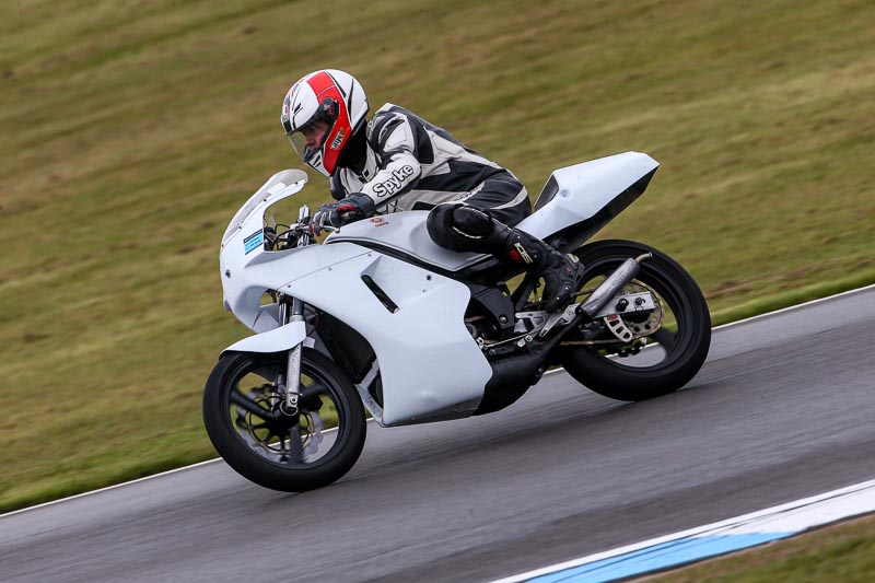 donington no limits trackday;donington park photographs;donington trackday photographs;no limits trackdays;peter wileman photography;trackday digital images;trackday photos