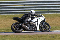 Rockingham-no-limits-trackday;enduro-digital-images;event-digital-images;eventdigitalimages;no-limits-trackdays;peter-wileman-photography;racing-digital-images;rockingham-raceway-northamptonshire;rockingham-trackday-photographs;trackday-digital-images;trackday-photos