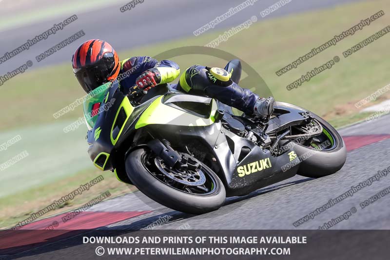 cadwell no limits trackday;cadwell park;cadwell park photographs;cadwell trackday photographs;catalunya barcelona;enduro digital images;event digital images;eventdigitalimages;no limits trackdays;peter wileman photography;racing digital images;trackday digital images;trackday photos