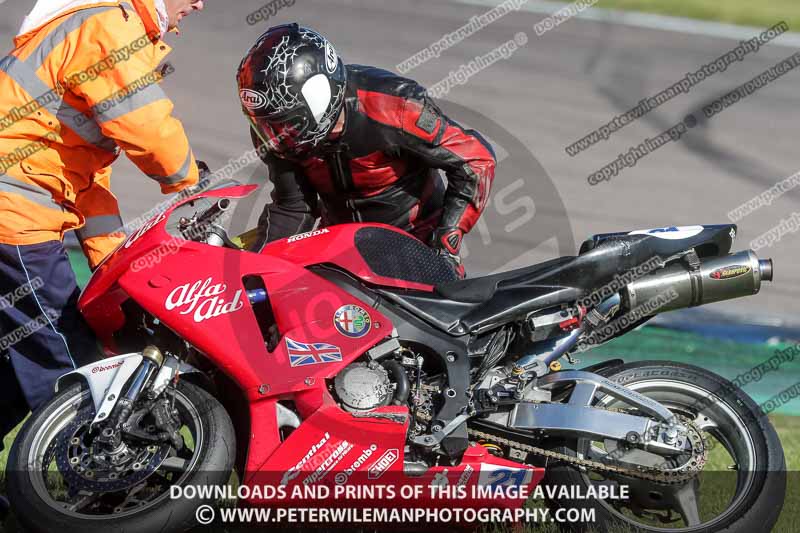 Rockingham no limits trackday;enduro digital images;event digital images;eventdigitalimages;no limits trackdays;peter wileman photography;racing digital images;rockingham raceway northamptonshire;rockingham trackday photographs;trackday digital images;trackday photos